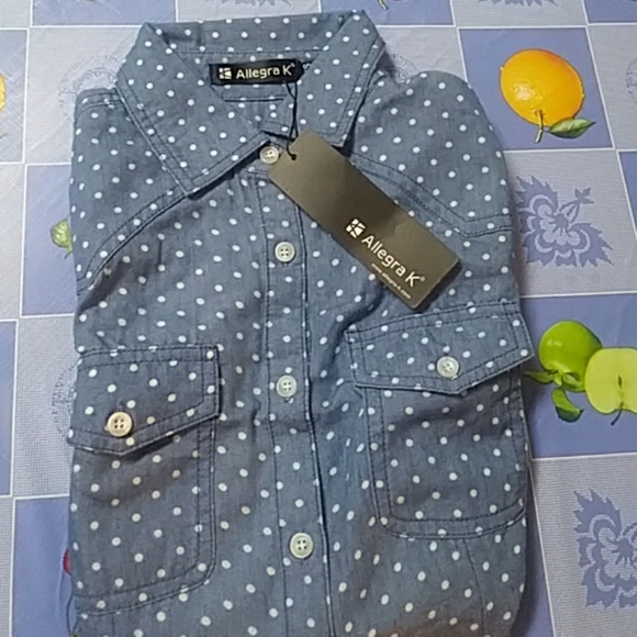 Ladies top - Picture 1 of 2